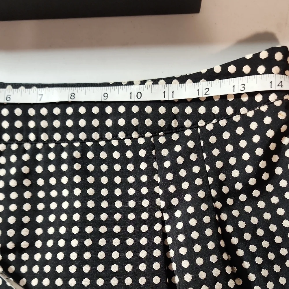 The Limited Trendy Black and White Pleated Pencil Skirt In Size 6